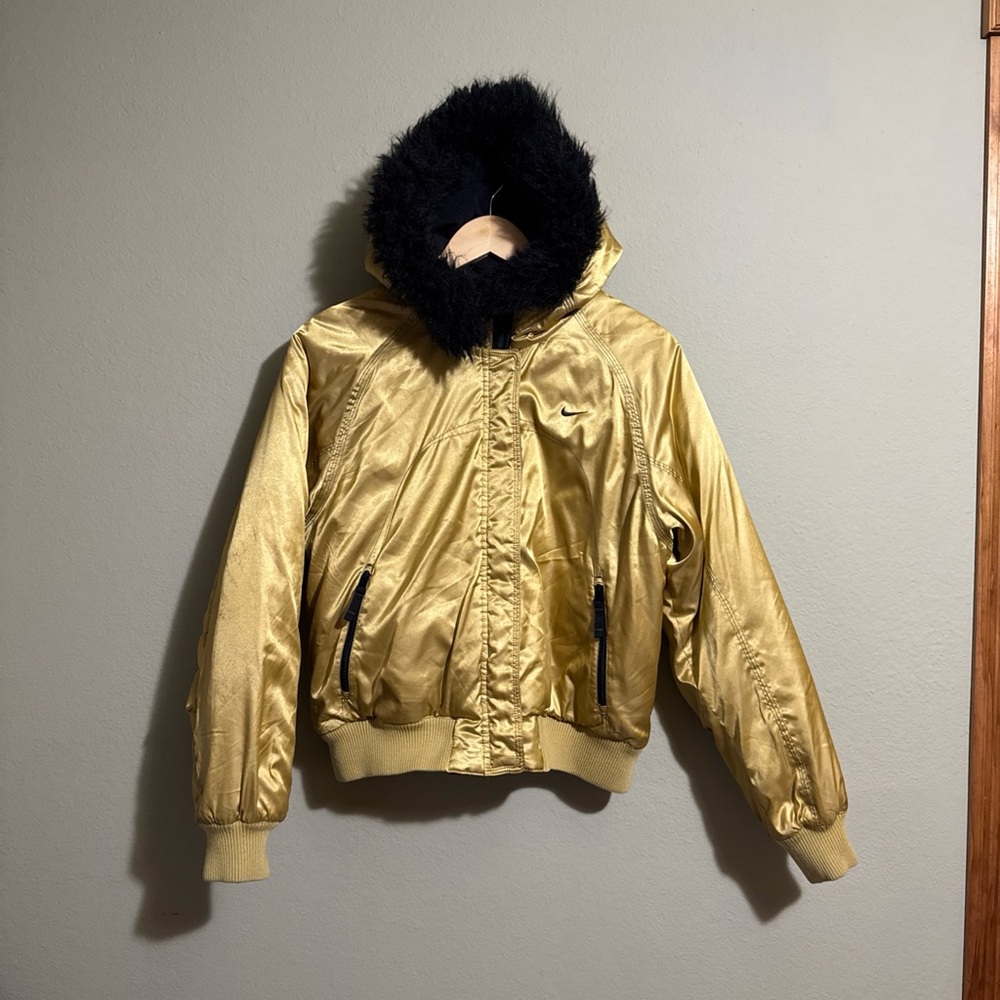 Nike Gold Puffy Coat With Hood Size XL - Faux Fur On Hood, But Can Be Removed